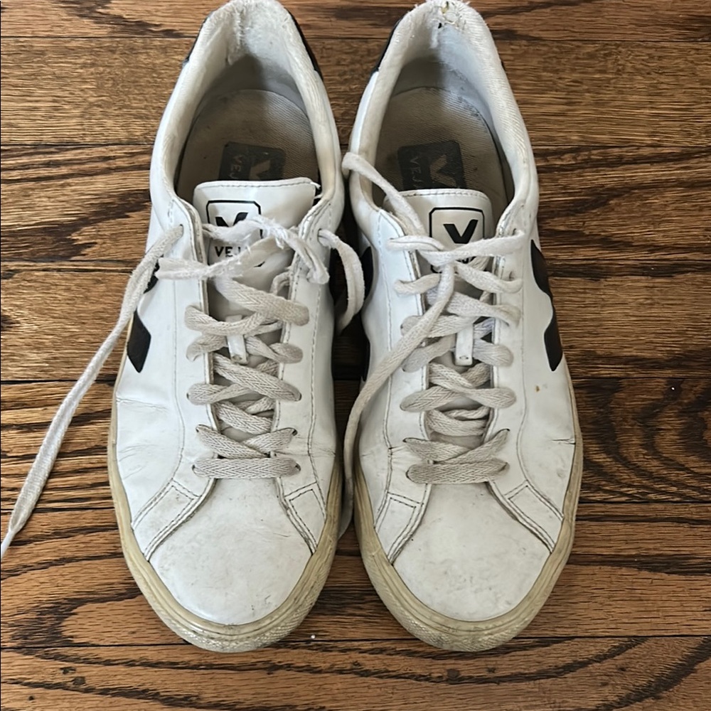 Veja women’s White Sneakers